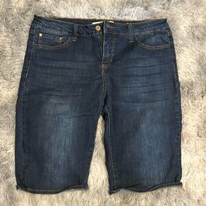 Women’s shorts like size 12